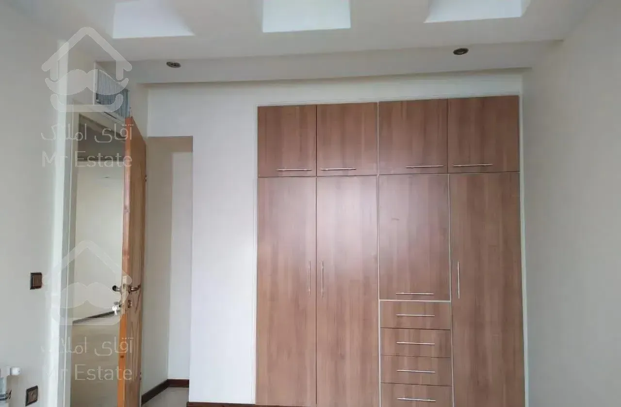 ۱۲۰ متر دو خوابه شیک دو پارکینکه