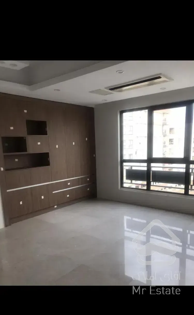 ۳۲۰ متر. برج برند