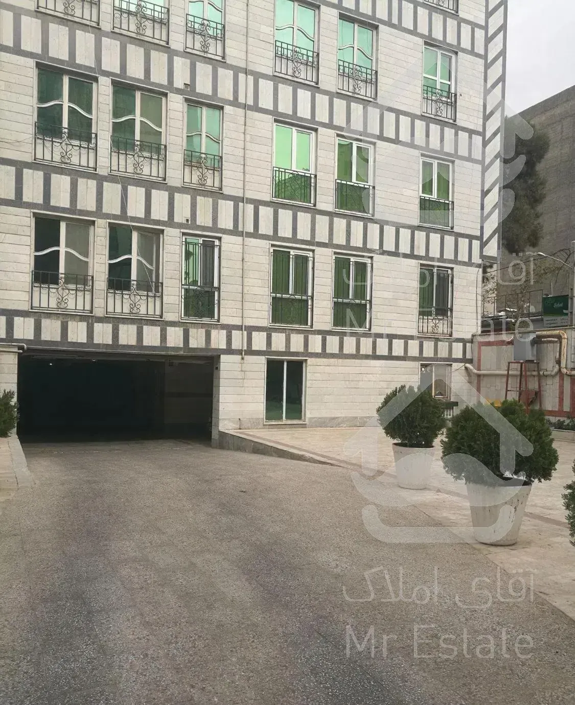 65 متر فول امکانات