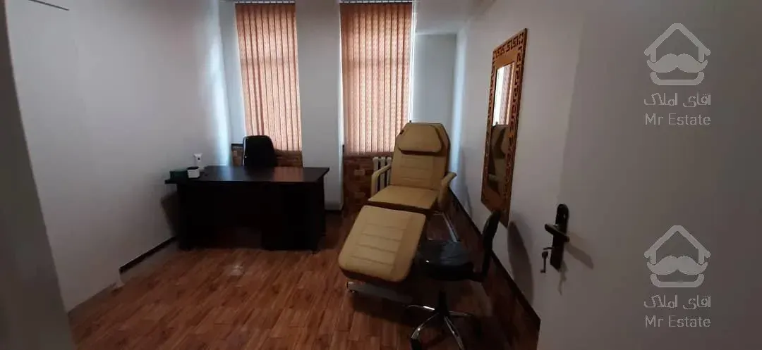 ۷۴ متر اداری تابلوخور بر کاشانی