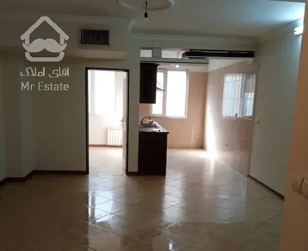 اتاق و پذیرایی غرق نور دو خواب پکیج کف سرامیک