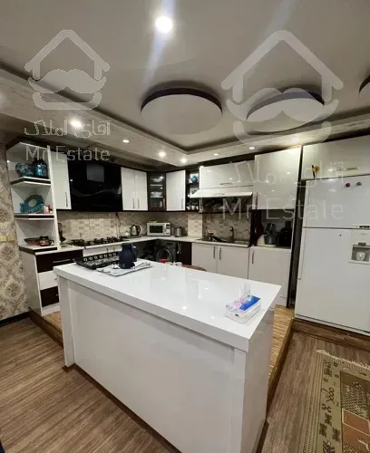 ١۴۵ متری/ فول دکور/ نبش ایدون