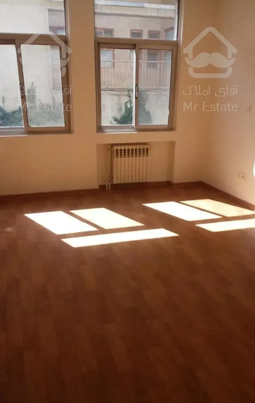 واحد ۱۳۷ متری  دو خوابه / فول / طبقه اول /  دبستان