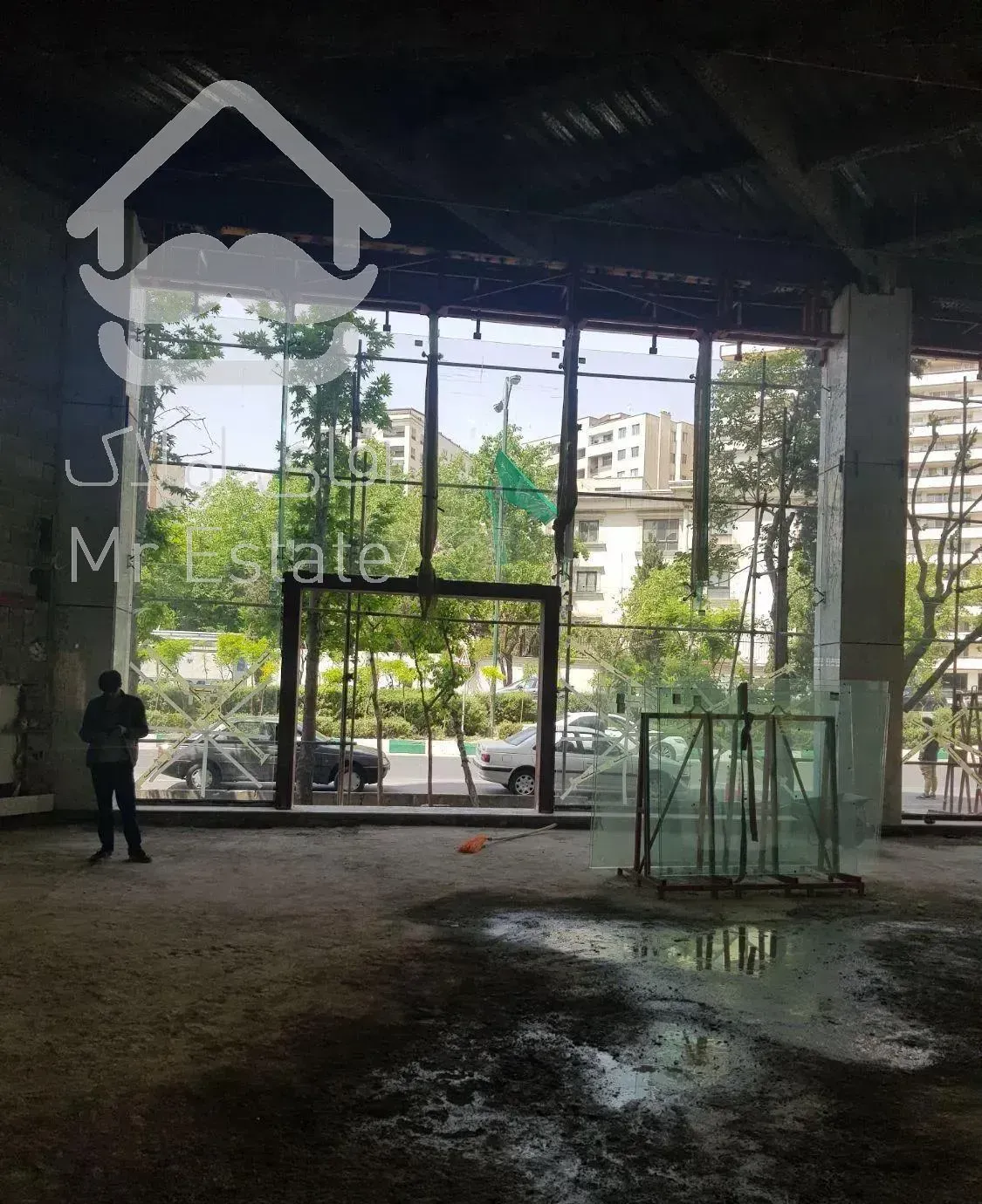 اجاره تجاری ۳۲۰ متر بر ولی عصر