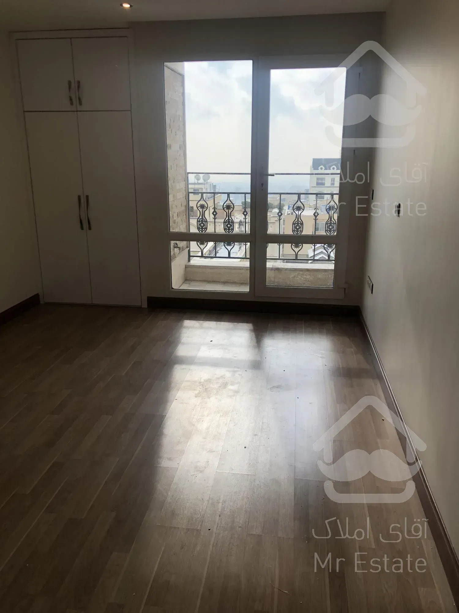 رهن و اجاره آپارتمان ۲۱۵ متری ۴ خوابه نیاوران