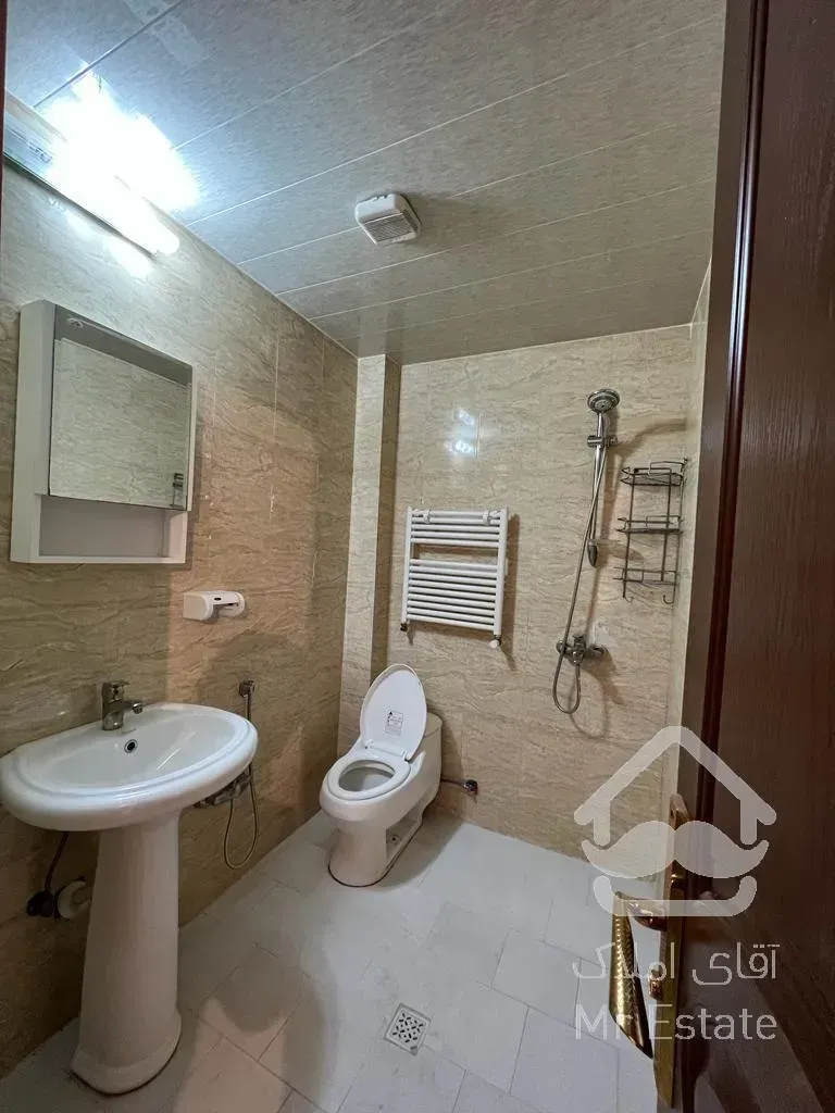 ۶۷ متری شاهین شمالی فول دسترسی عالی لابی لابی من بسار شیک و..‌