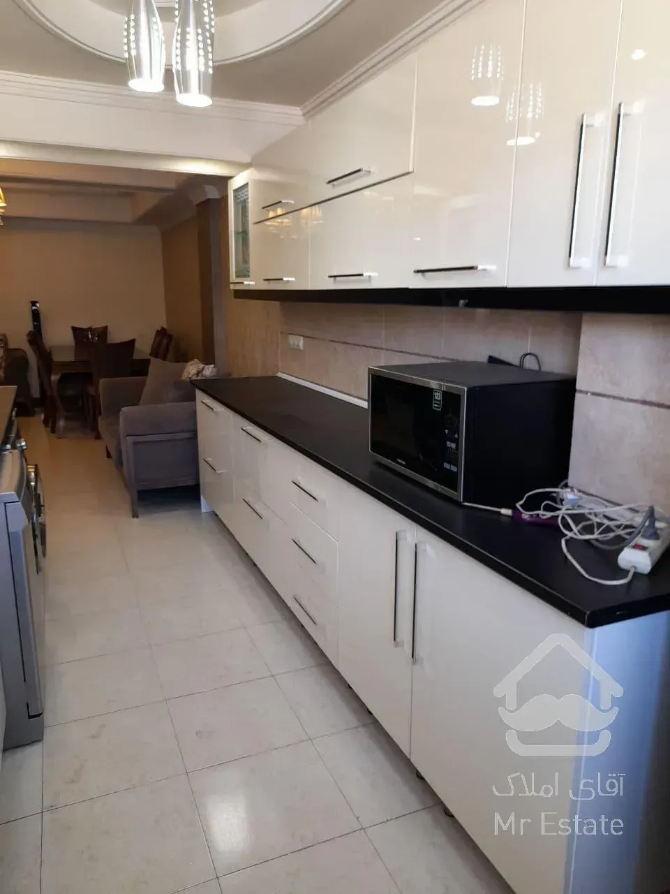 رهن کامل آپارتمان 95 متری در برج های ارکیده شهرک چیتگر