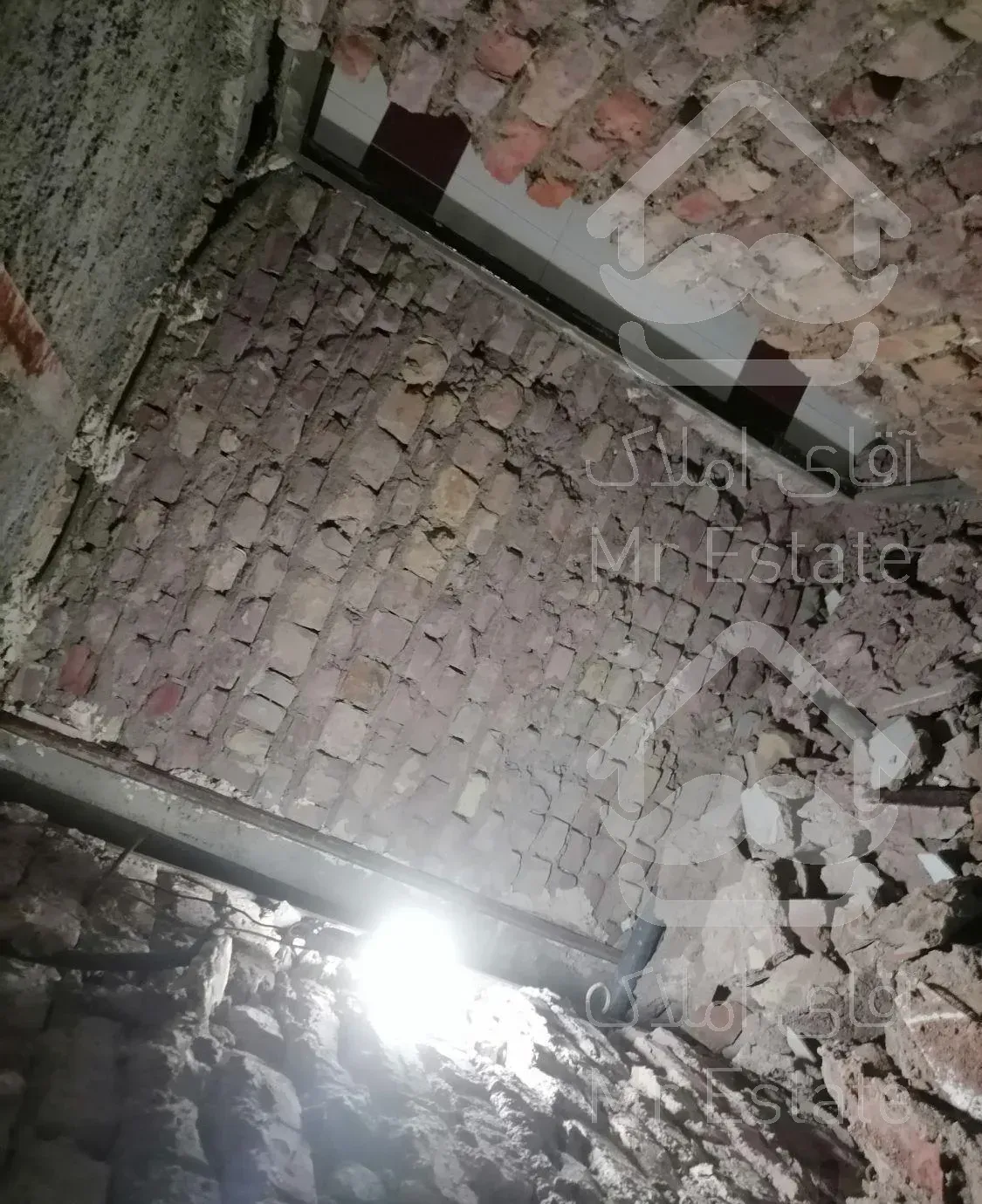 کنده کاری وتخریب با پیکور وبرش سنگ فرز