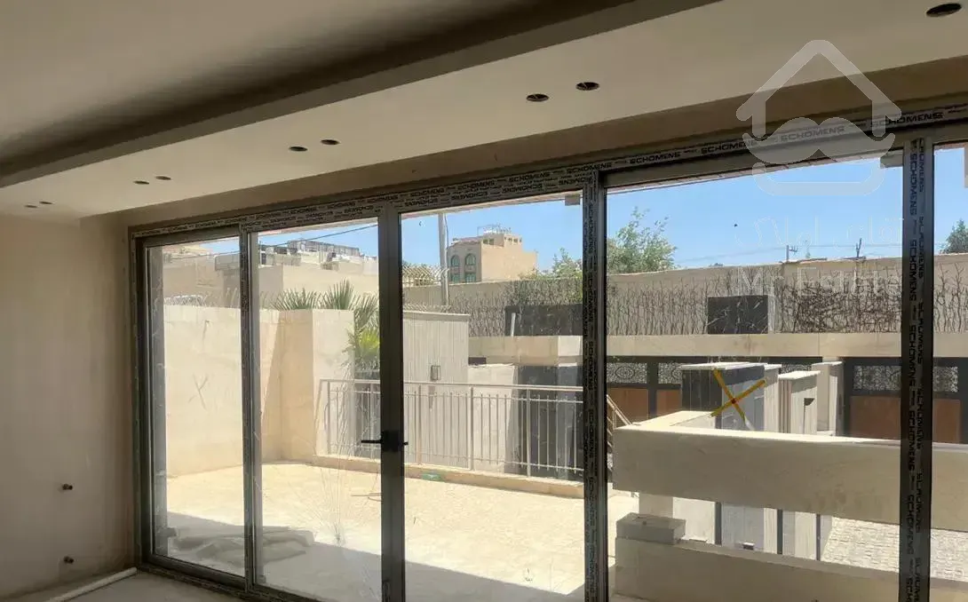 فروش آپارتمان۲۲۲ متری دارای حیاط اختصاصی