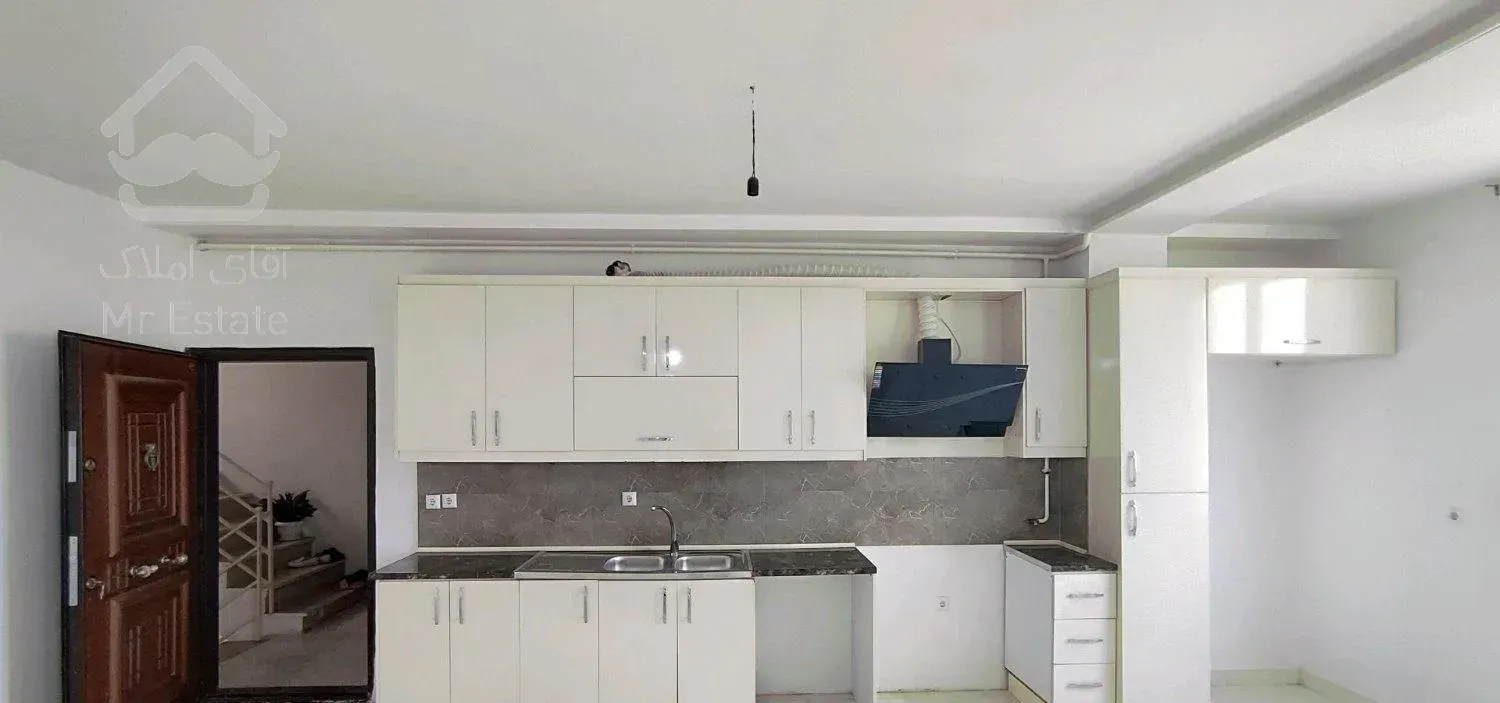 110متری/محله لاکچری نشین/پارکینگ/ خ ساحل