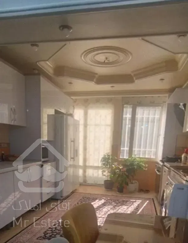 ۵۸متر/طبقه۴باآسانسور/نورگیر/جمهوری۱۲فروردین