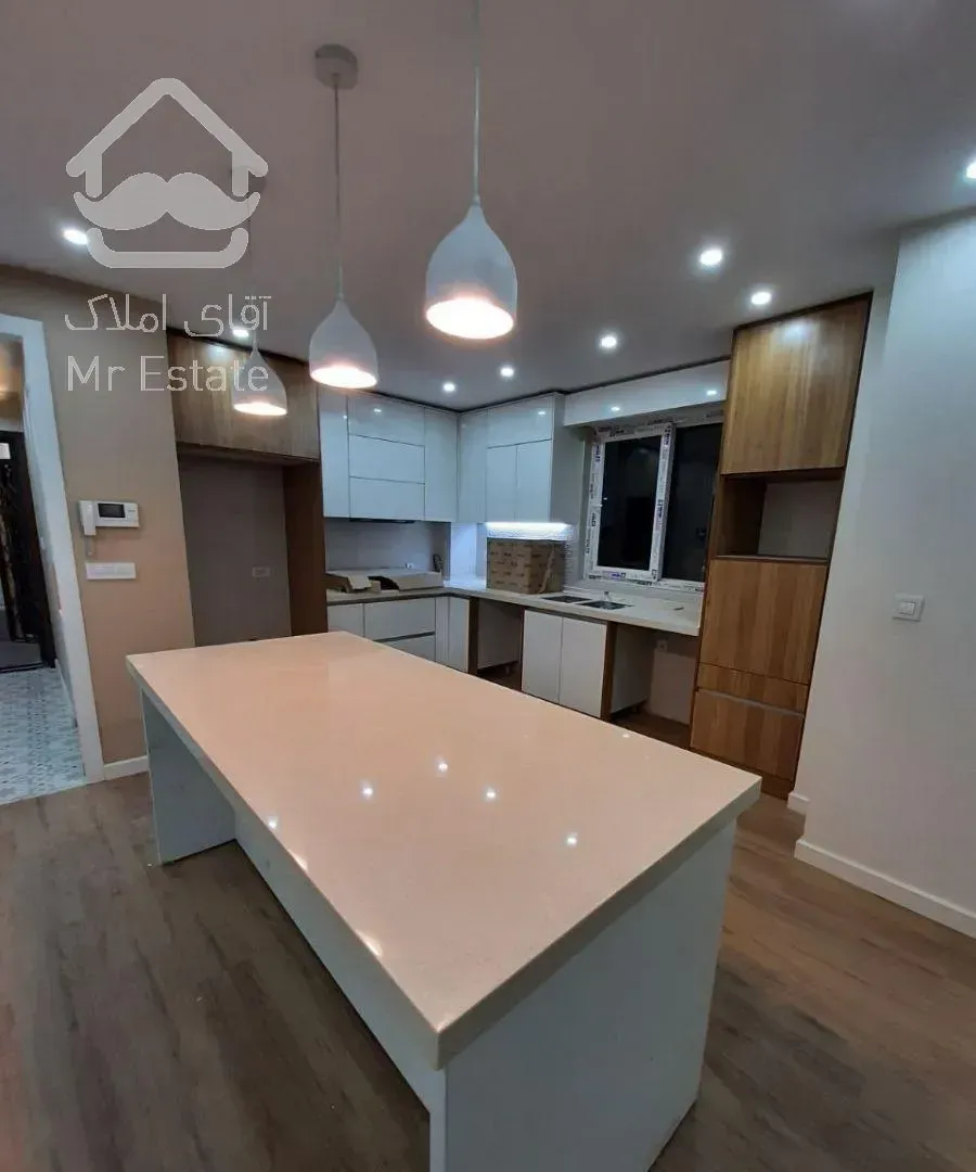 فروش واحد ۱۳۰ متری *  میرداماد  *