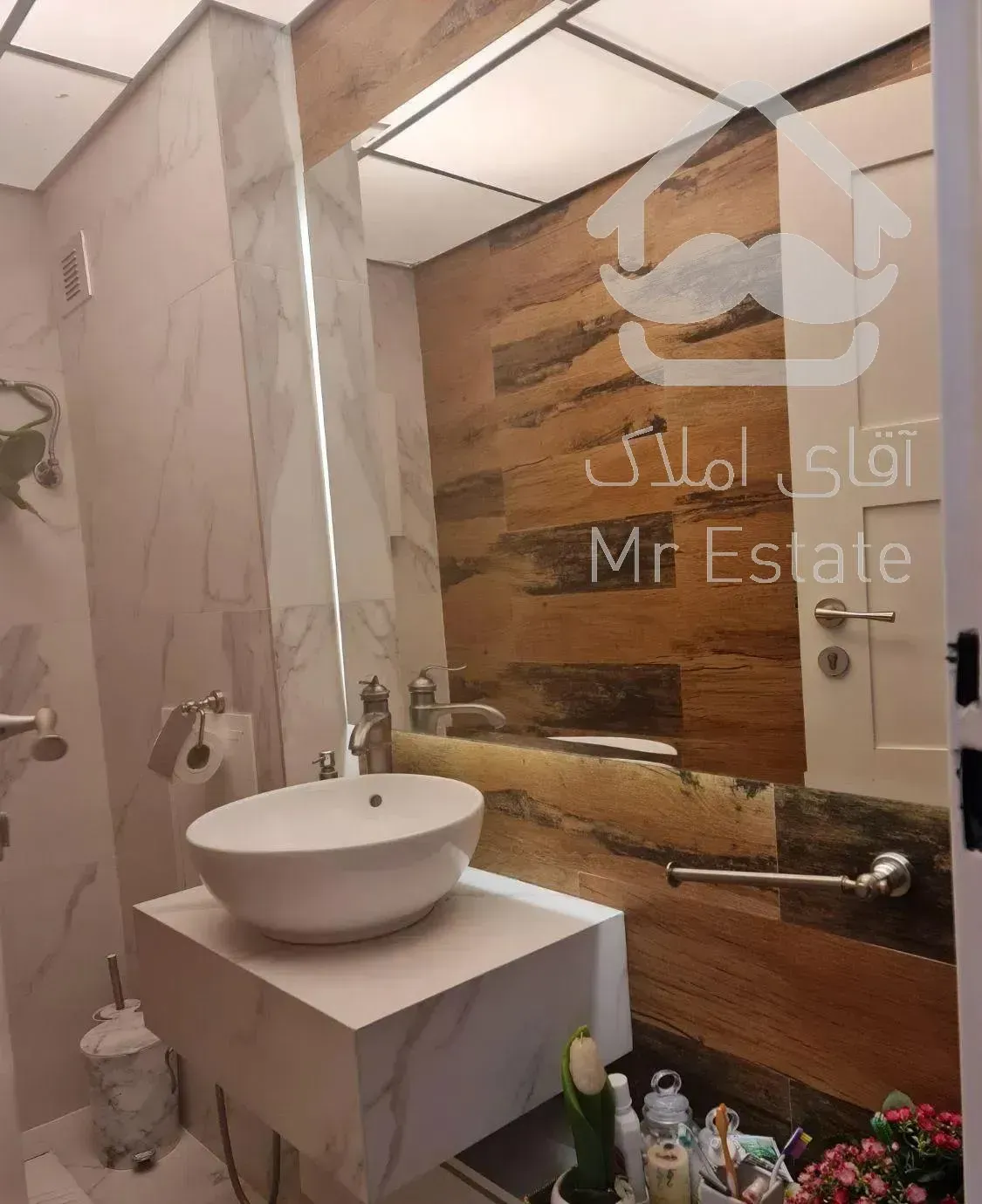 آپارتمان ۱۳۰ متری