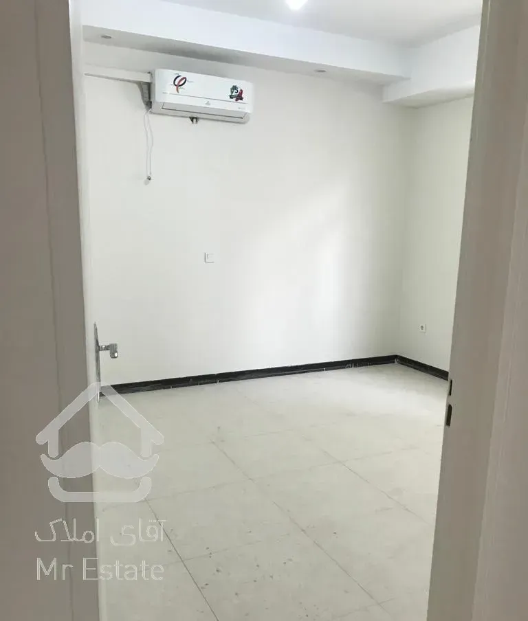 اپارتمان ۱۰۰ متری غرب دریاچه