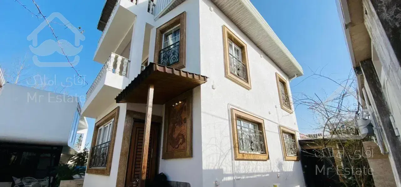 استخردار افتاب درخشان