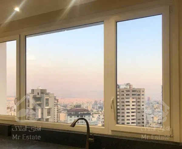 ۱۸۰متر  طبقه ۸  تراس بزرگ قابل چیدمان