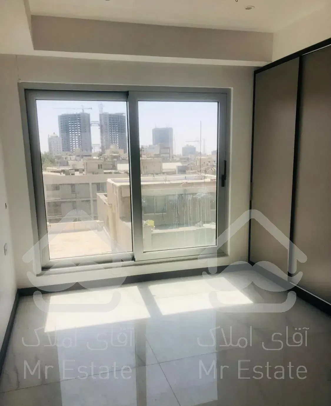 شیخ بهایی جنوبی ۱۳۰ متر ۳خواب