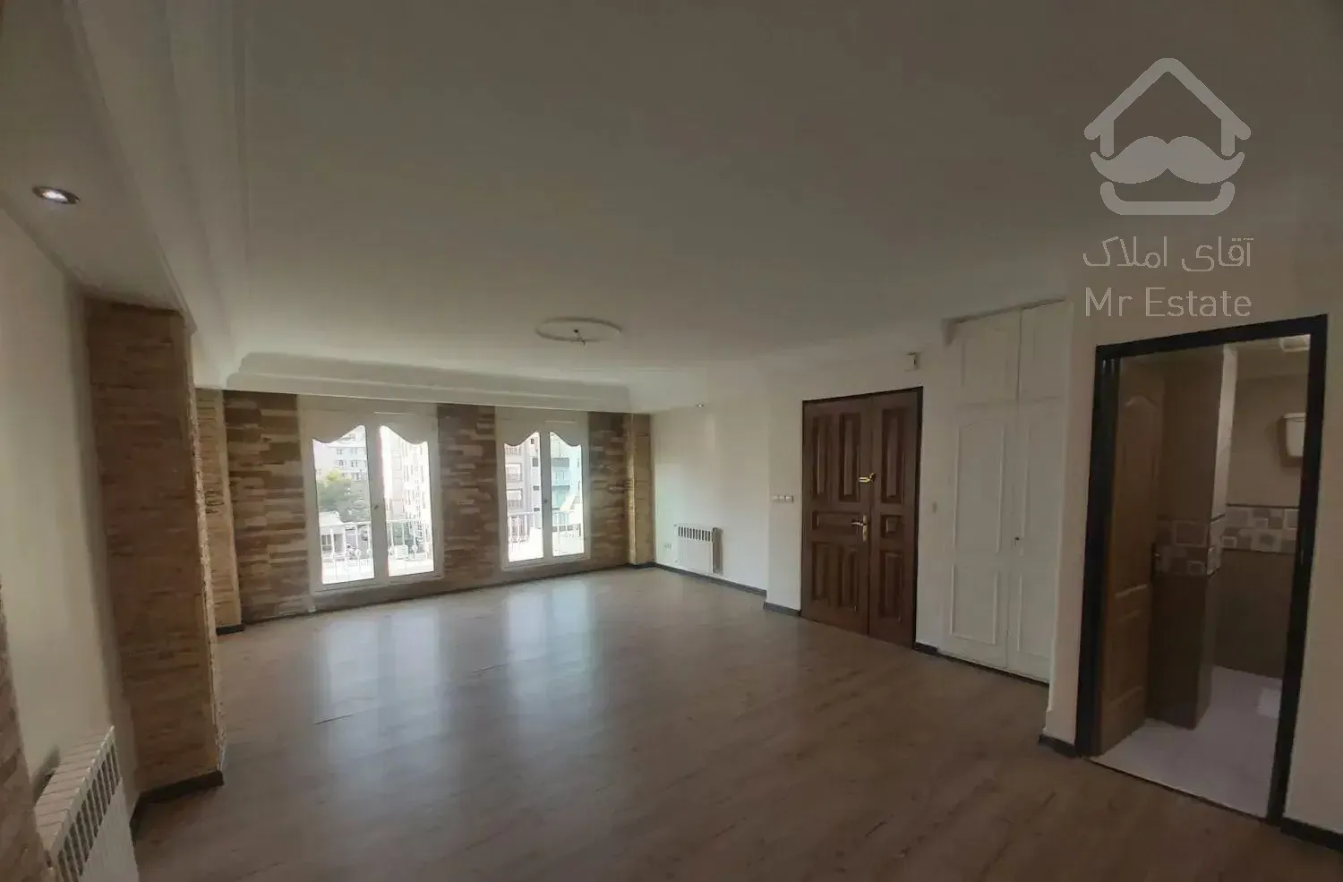 آپارتمان ۱۳۲متری در زمرد با قیمت مناسب