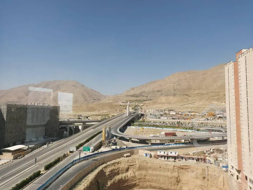 واحد۱۳۸متری دربهترین لوکیشن درشهرک راه اهن باسندتک برگ