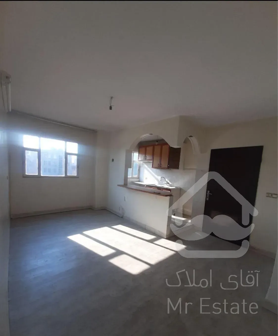 فروش آپارتمان ۴۲ متری ۱ خوابه طبقه ۲ در منیریه