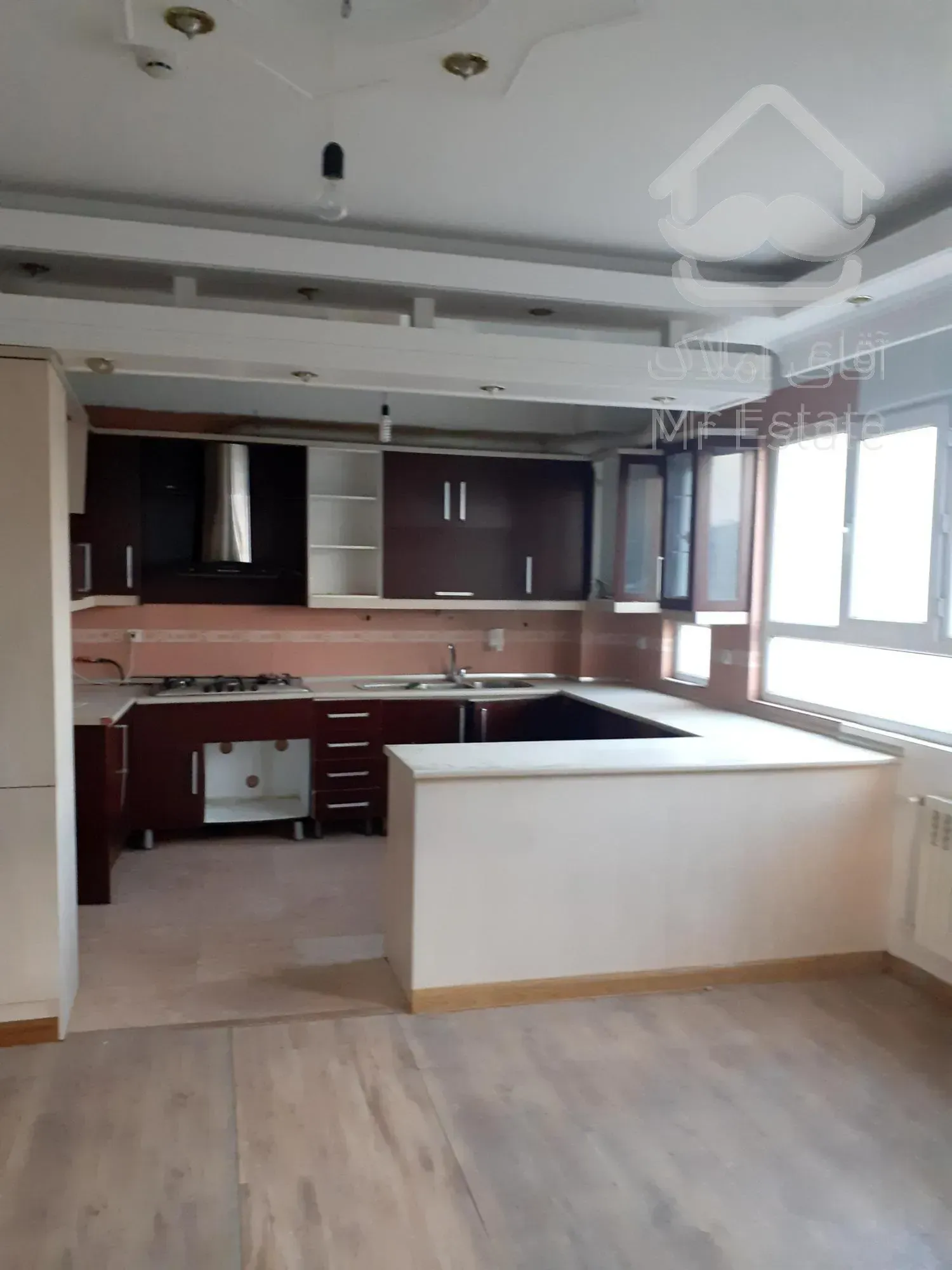 ۱۲۲متر سه خواب غرق نور ویو ابدی جنگل و آبشار تهران دریاچه چیتگر شهرک گلستان غربی