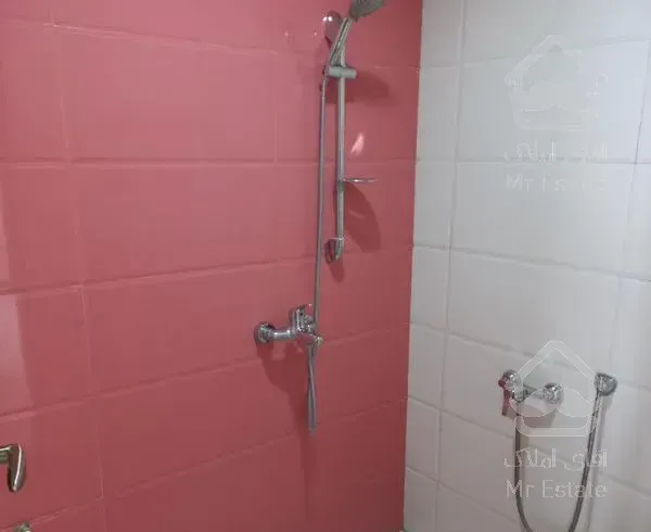 واحد ۱۰۰ متری در شمال دریاچه