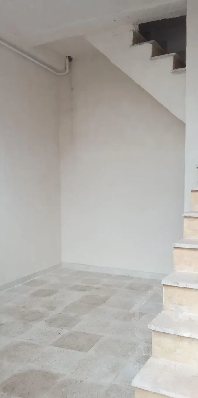 واحد راه جدا،طبقه بالا وفول