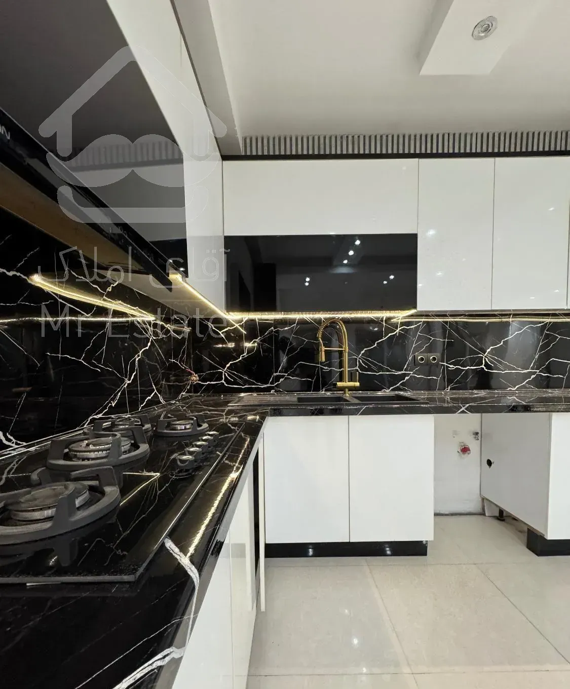 زیرقیمت‌به‌دلیل‌شرایط‌کنون*سند ۱۸۰متر۳خواب تک واحد