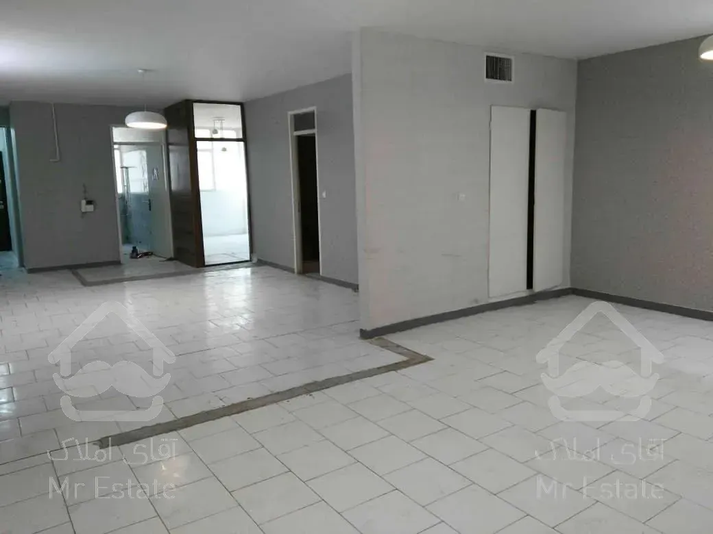 ۱۱۰ متر دفترکار بر کاشانی