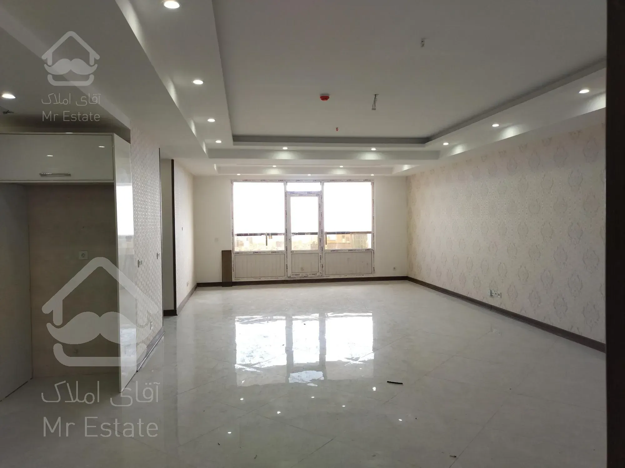 ۱۴۰ متر در عمارتی مدرن، امکانات هتلینگ، زیر قیمت