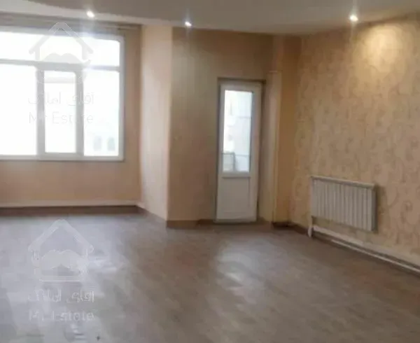 آپارتمان ۹۳ متری درختی