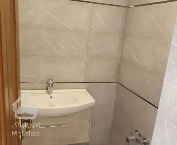 سه خوابه لوکیشن   غرق در نور