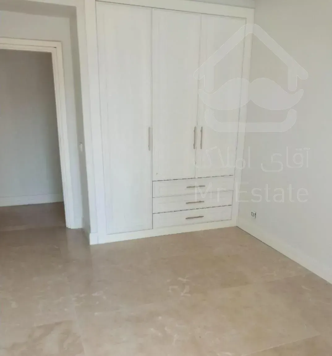 ۹۲متر فول امکانات شیراز شیخ بهایی ونک