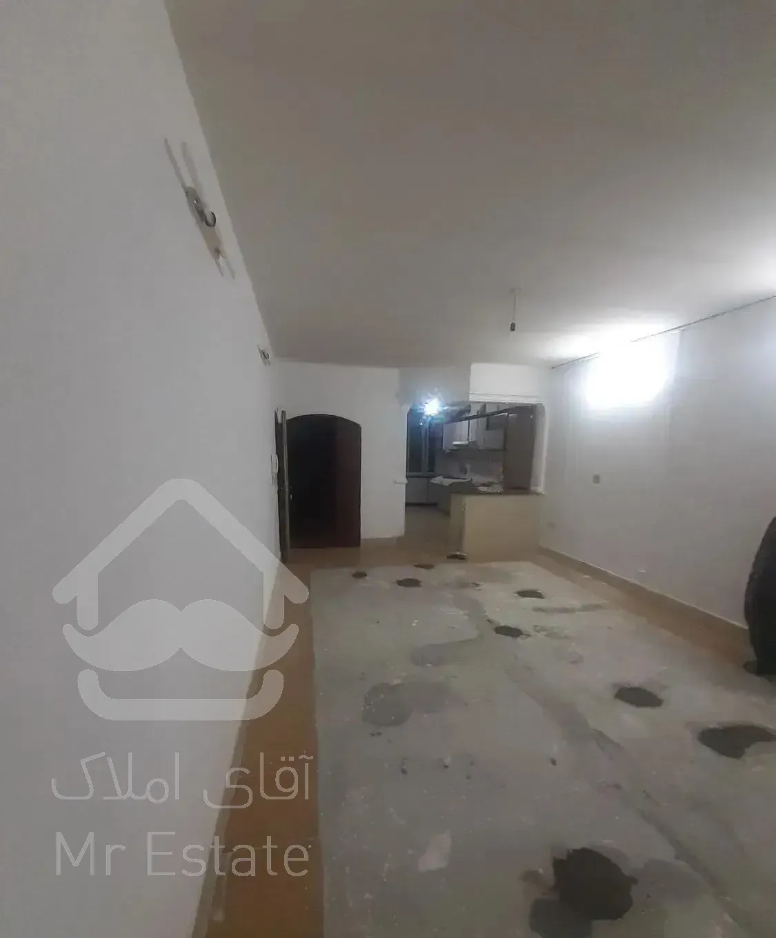 اوایل صدوق حاشیه طبقه ۲   ۸۵متر