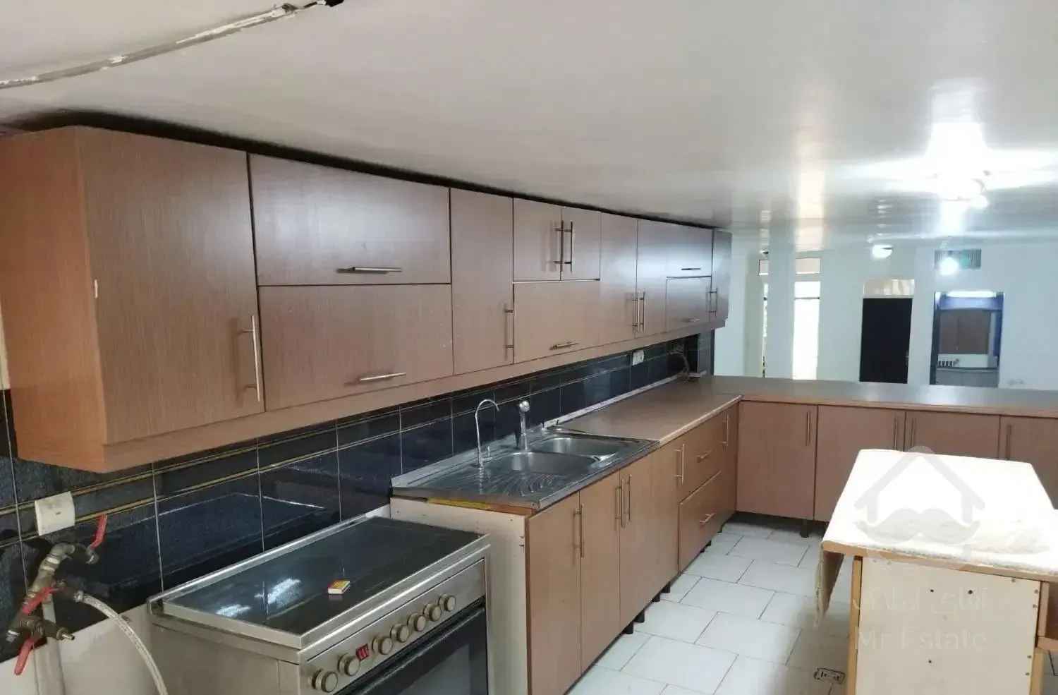 ۱۴۰ متر ۲ خواب طبقه همکف