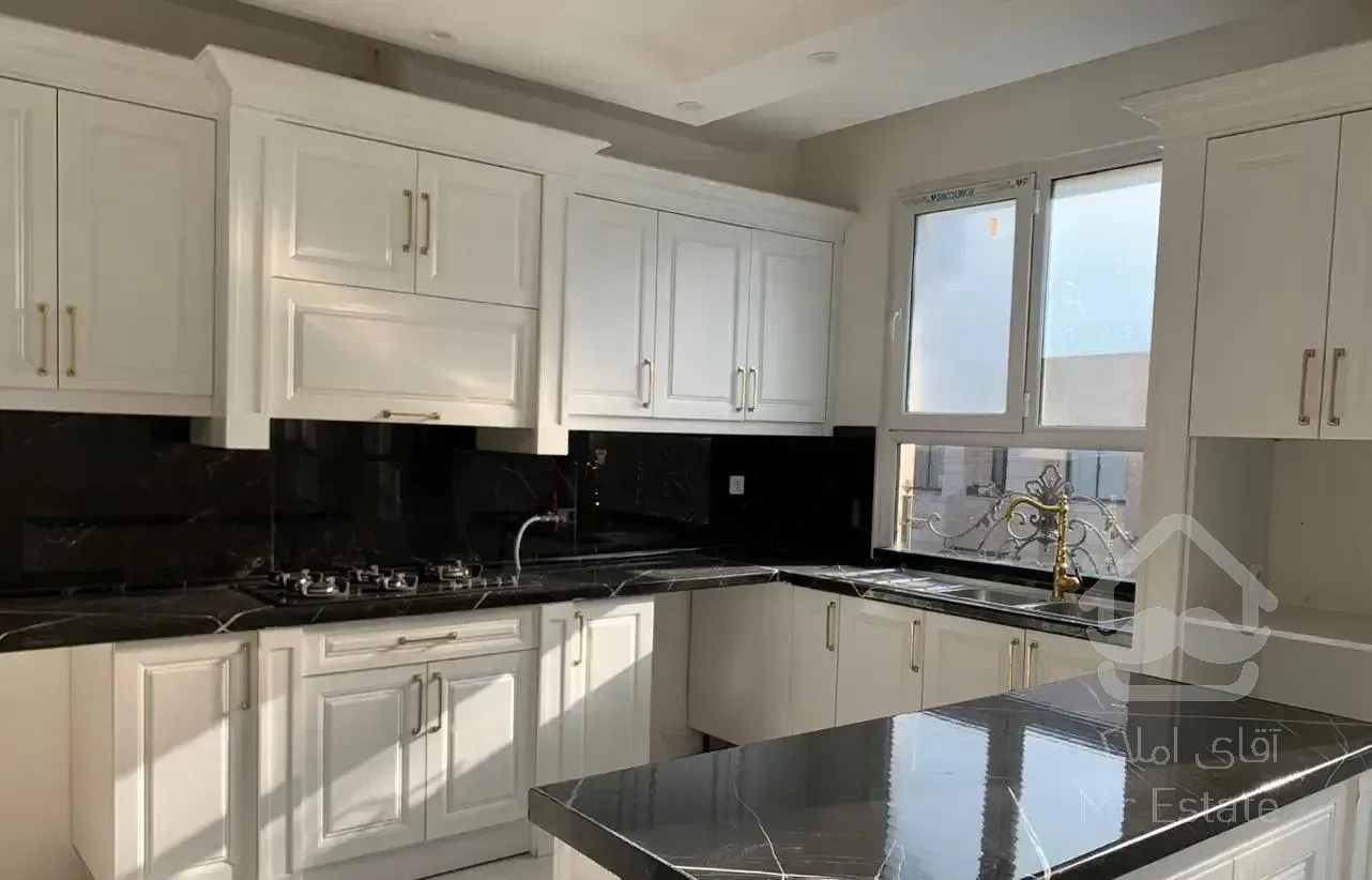 آپارتمان ۱۳۵ متری صفر/ تک‌واحدی رو‌به‌آفتاب/ سرو