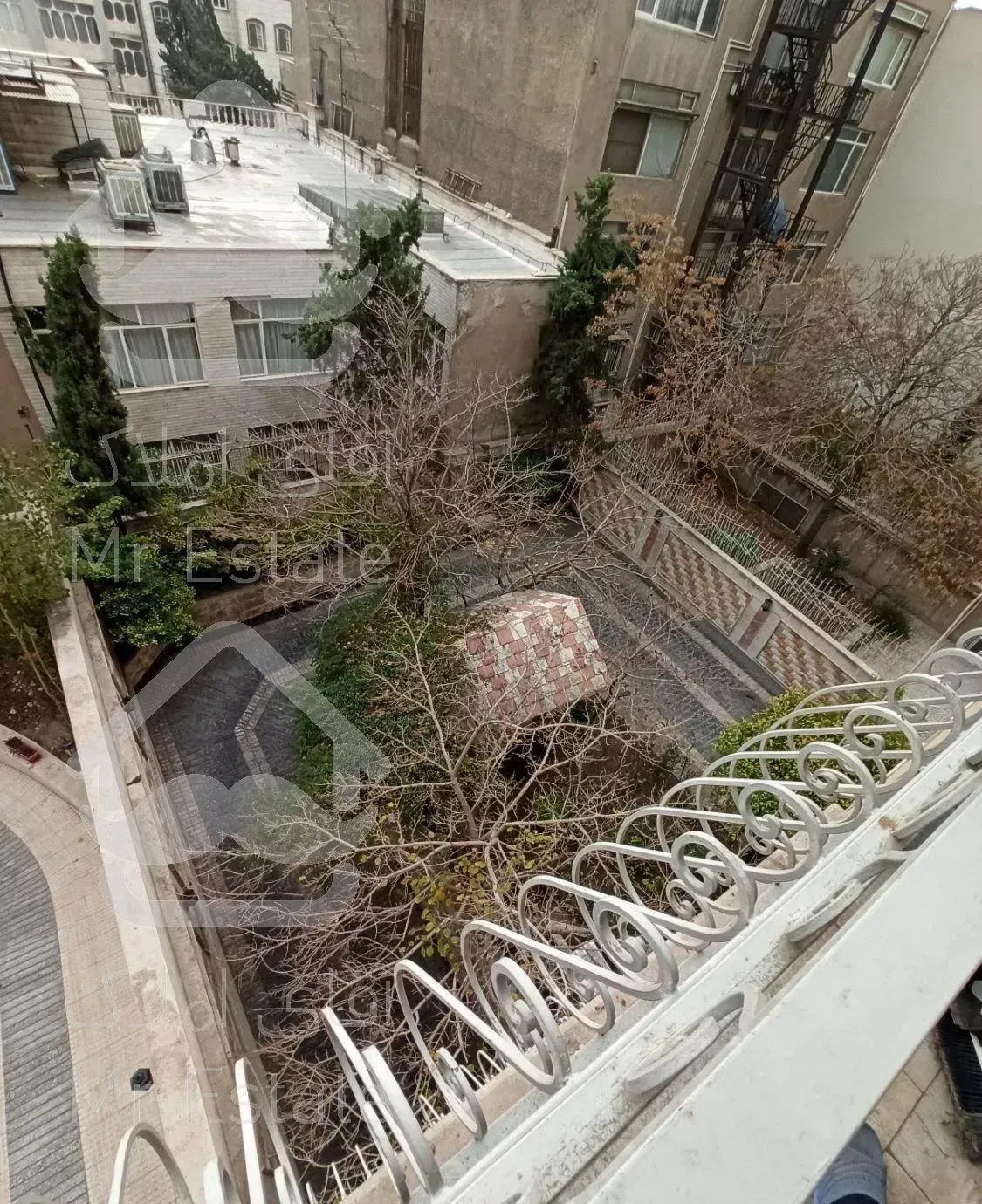 فاطمی (سیندخت)۸۵متری17ساله2خوابه فول امکانات