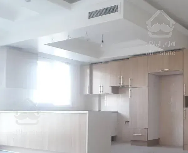 طبقه آخر (غرق در نور از دو طرف )