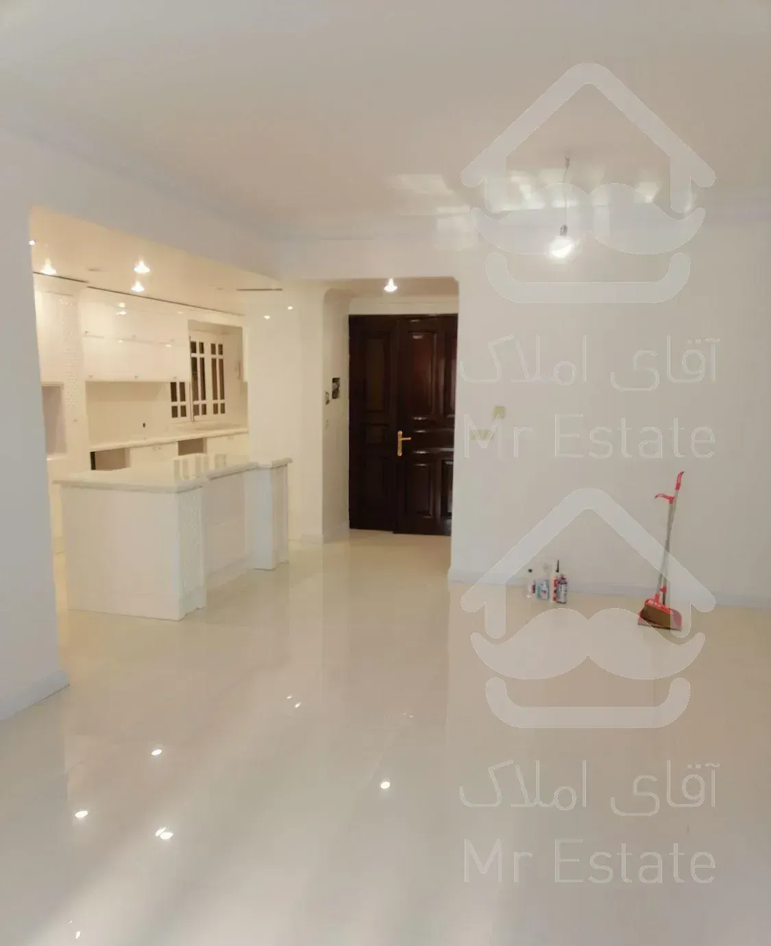 ۱۵۵متری ۳خواب/خیابان گلگشت/۲پارکینگ سندی