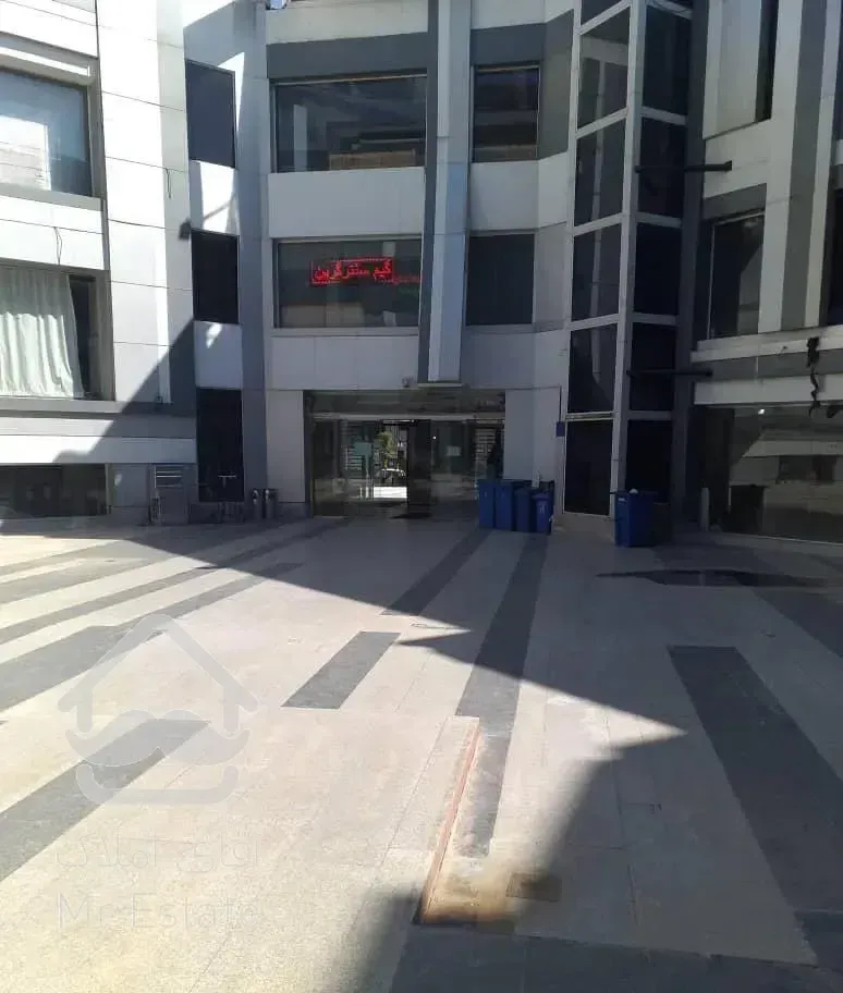 مغازه ۱۸ متری