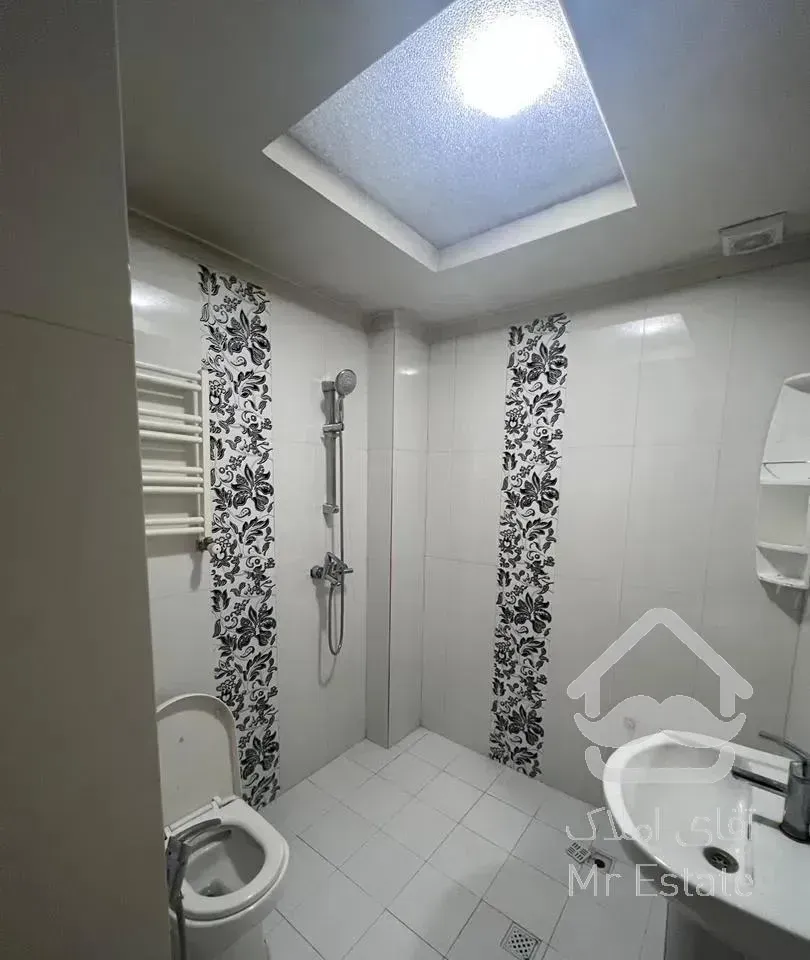 ۱۳۶متر سه خواب ۲ساله سالن‌پرده‌خور غرب باقری