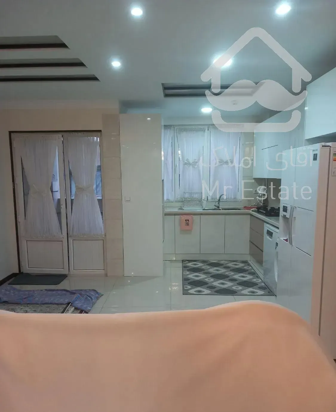 ۱۰۰ متر / دو خواب / پرچم