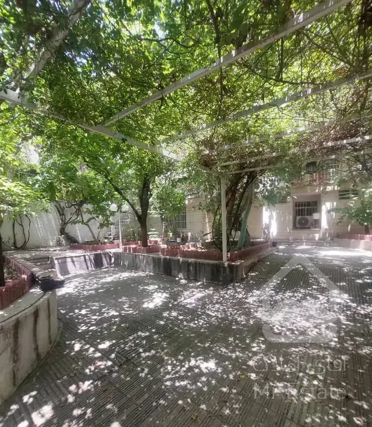 ۱۰۰متر/۲خواب/۲پارکینگ/۱۰۰متر حیاط اختصاصی