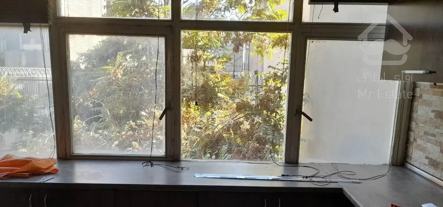 140 متر/تک واحدی/خیابان دانشگاه/ 3 خواب