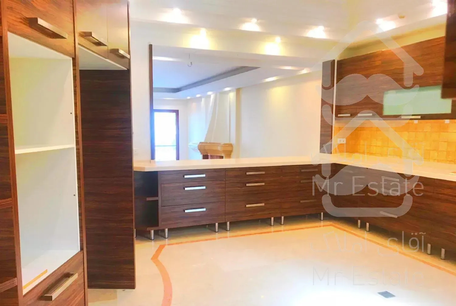 آپارتمان چهار خواب پاسداران (دروس)