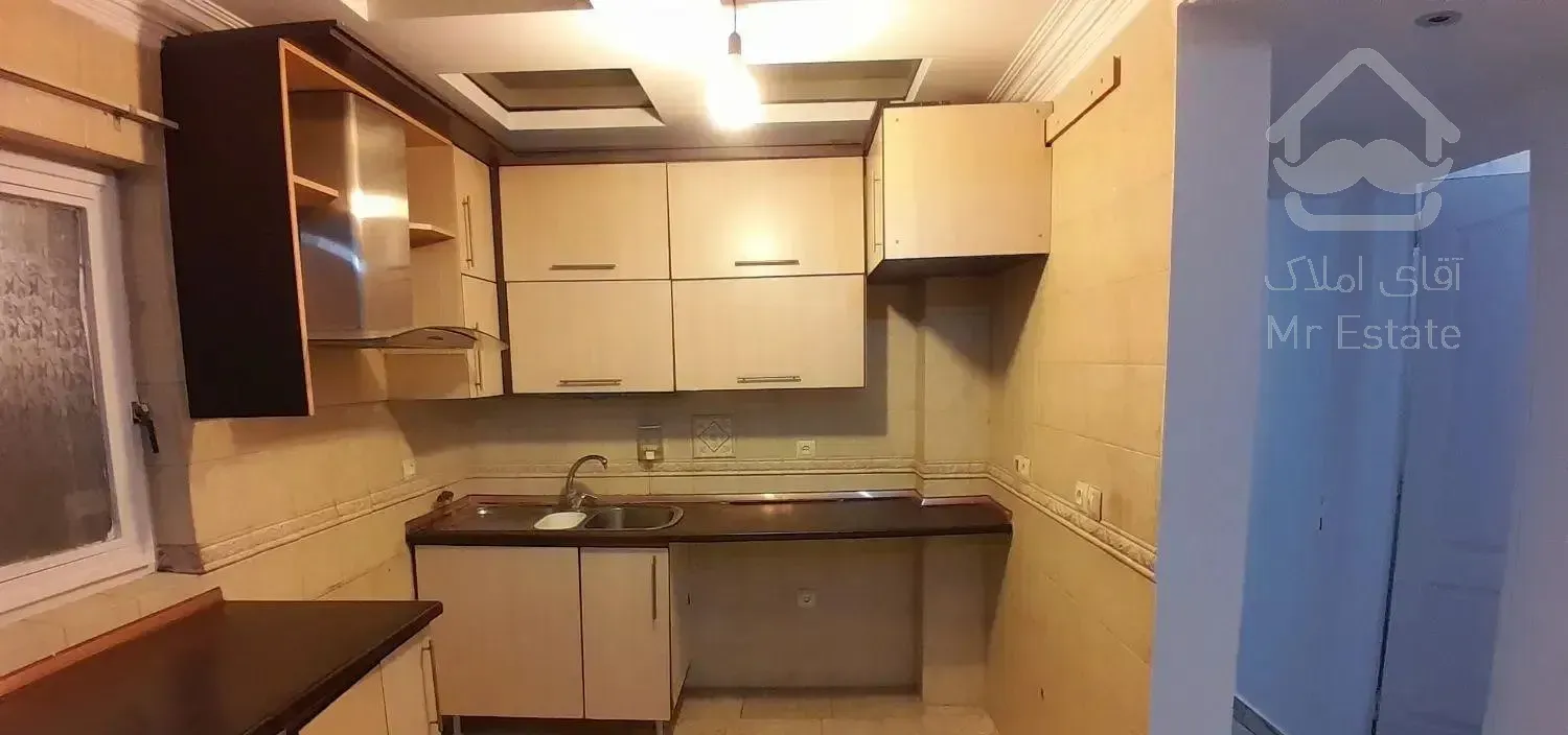 امیریه بشیری/ ۶۰ متر/ غرق در نور