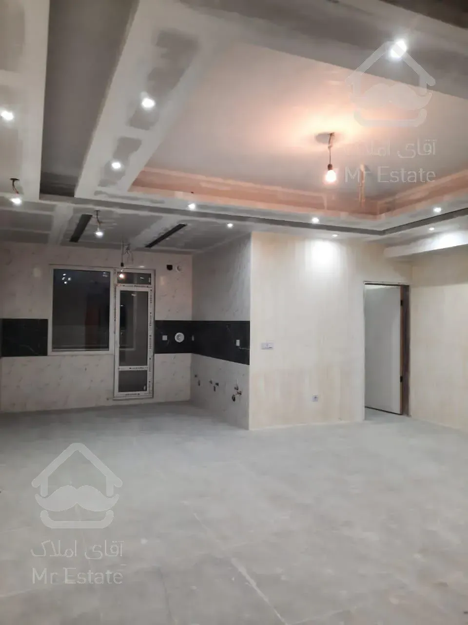 آپارتمان ۱۰۰متری ۳ خواب ، نوساز، فول امکانات، خوش نقش، متریال برند