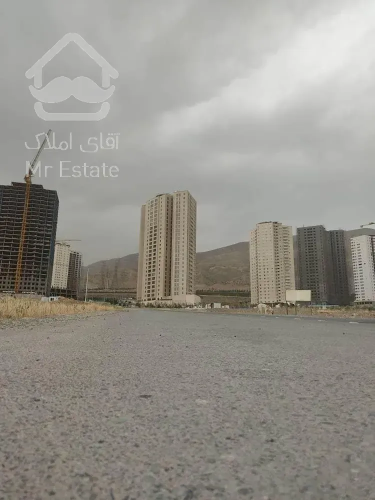 برج مجلل ویژن دریاچه چیتگر