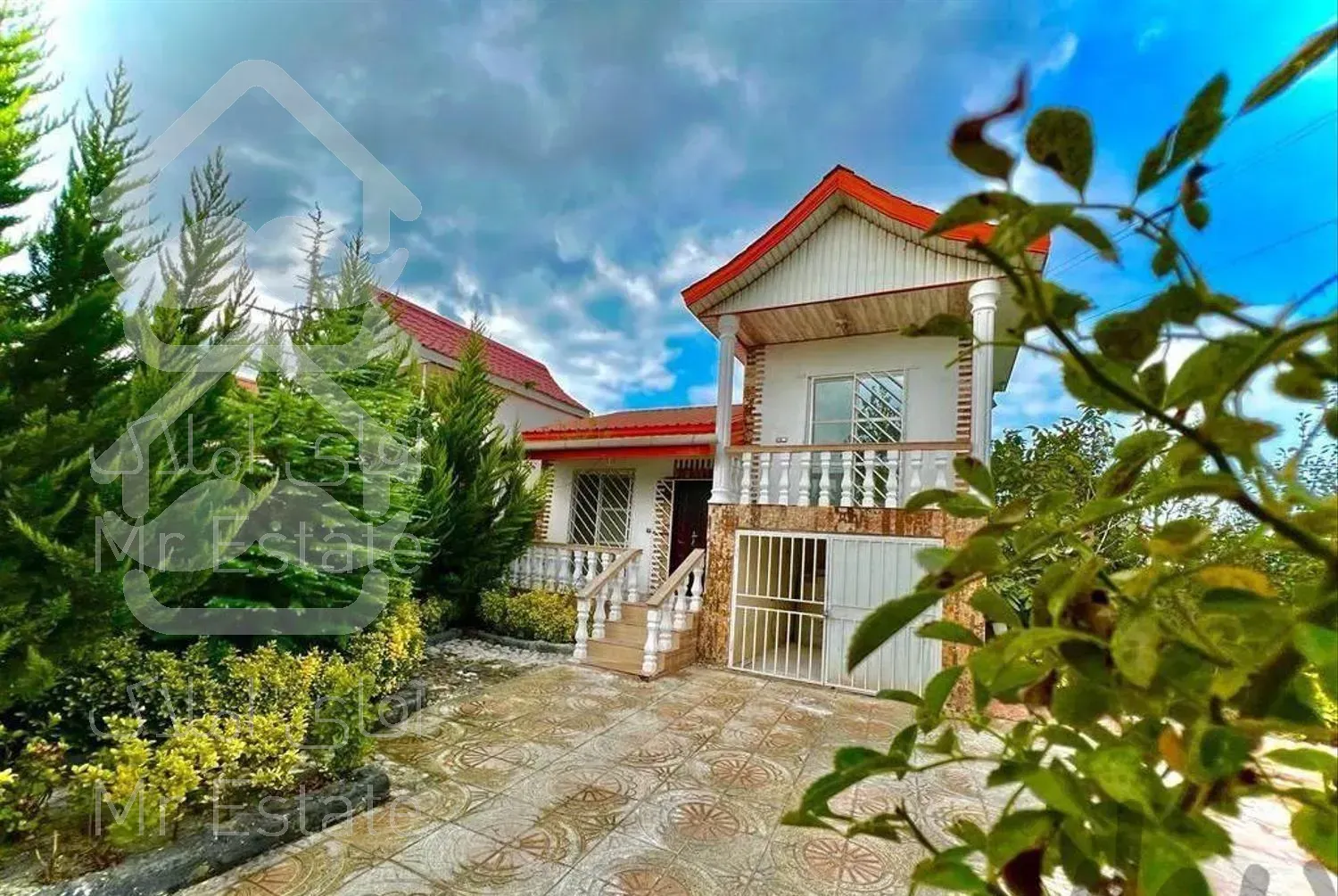 ویلا 250 متری/ شهرکی/ سندتکبرگ/ مدارک تکمیل