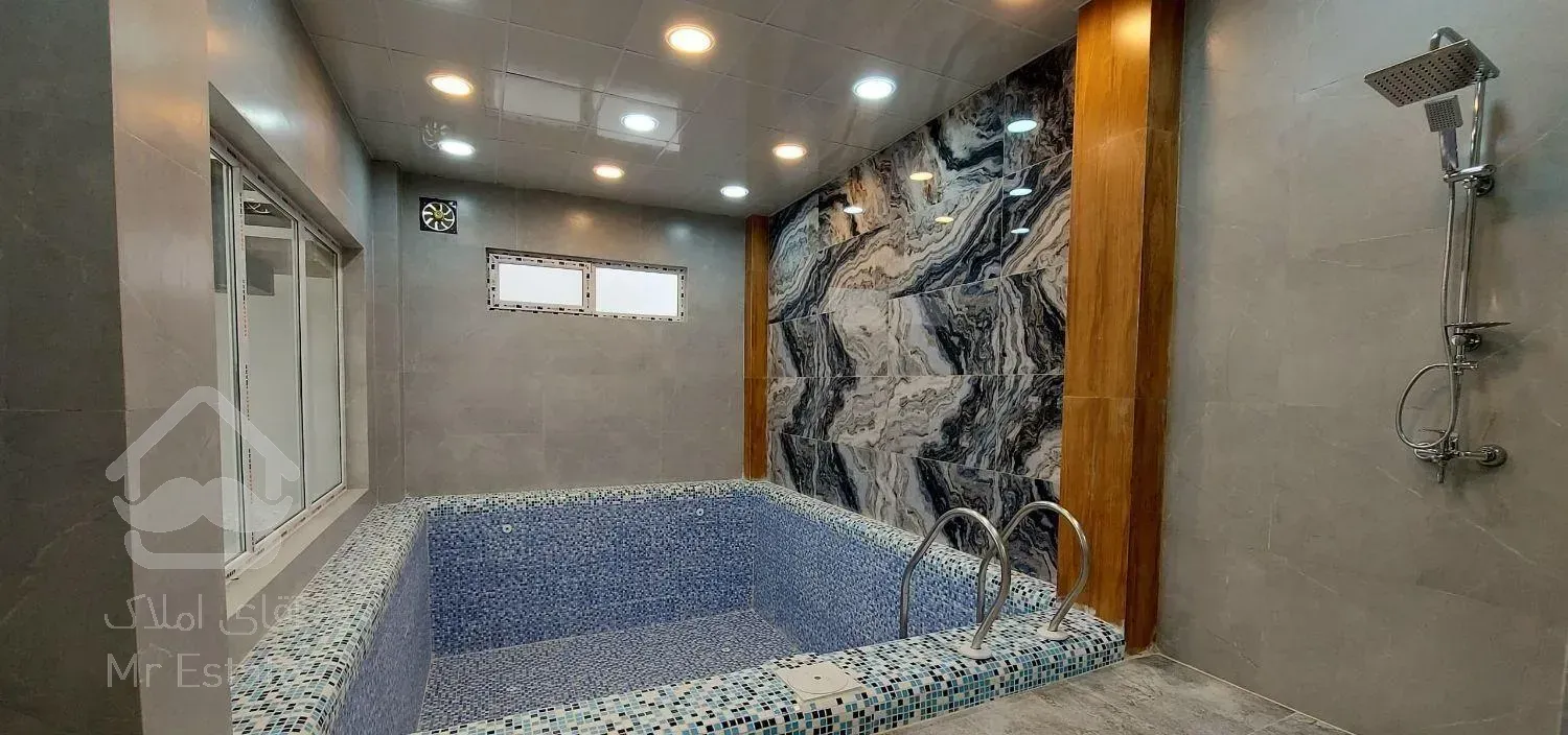 ویلا ۳۰۰ متری لوکس/ ۳ خواب / اعیان نشین